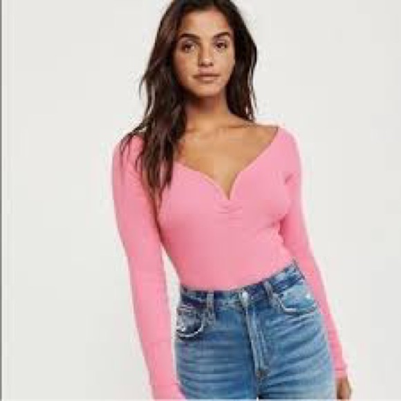 A&F | Notch-Neck Ribbed Top - Picture 4 of 5